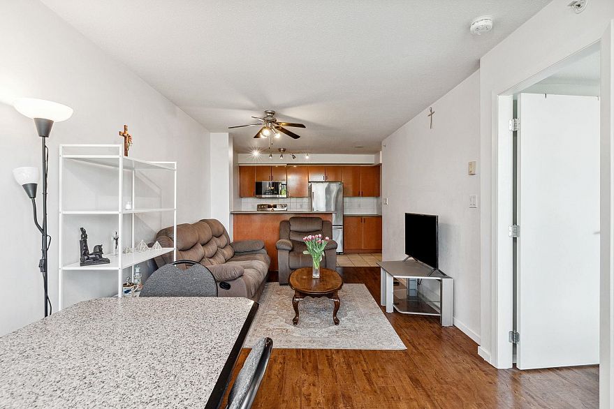 1109 2733 Chandlery Place