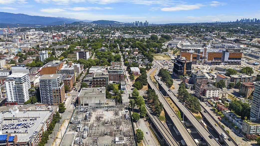 501 618 Abbott Street