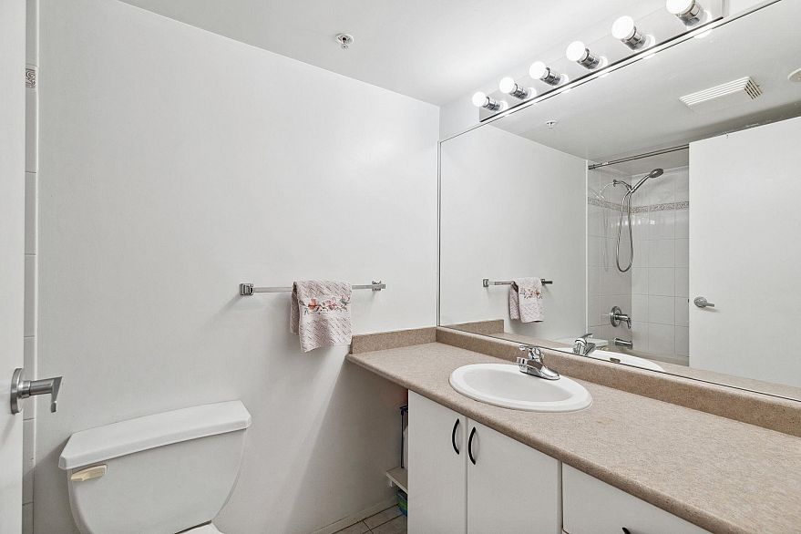 1109 2733 Chandlery Place