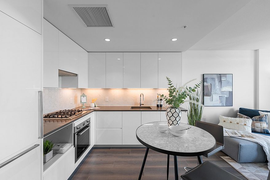 405-8181 Chester Street