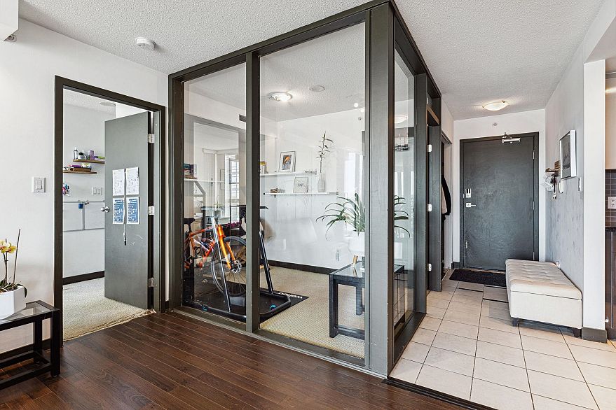 2201 1408 Strathmore Mews