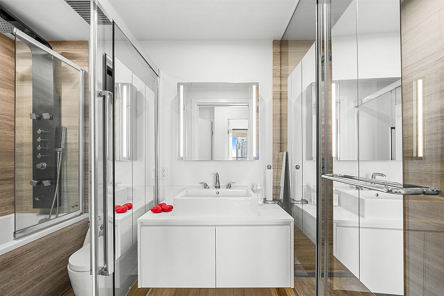 2609 1480 Howe Street