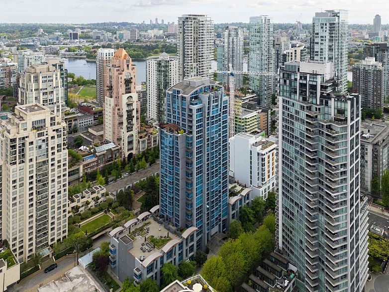 1102 1238 Seymour Street