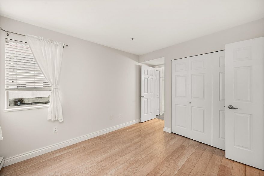 206 688 E 16th Avenue