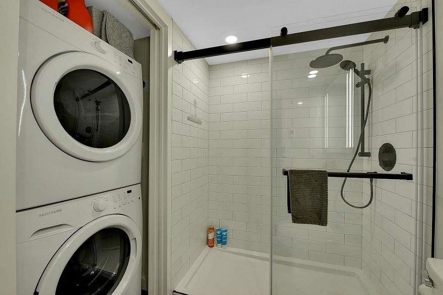 205 1265 W 11th Avenue