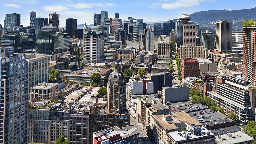 501 618 Abbott Street