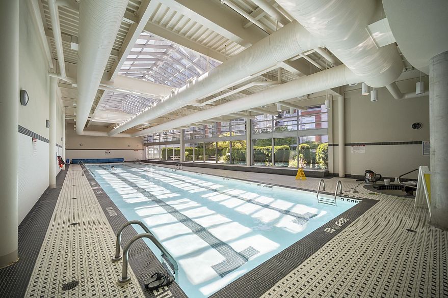 501 618 Abbott Street