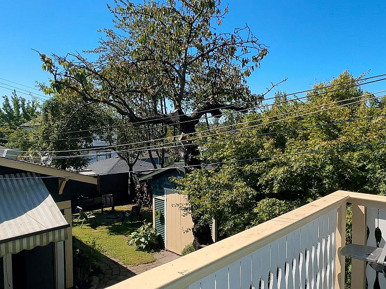 3336 E Georgia Street