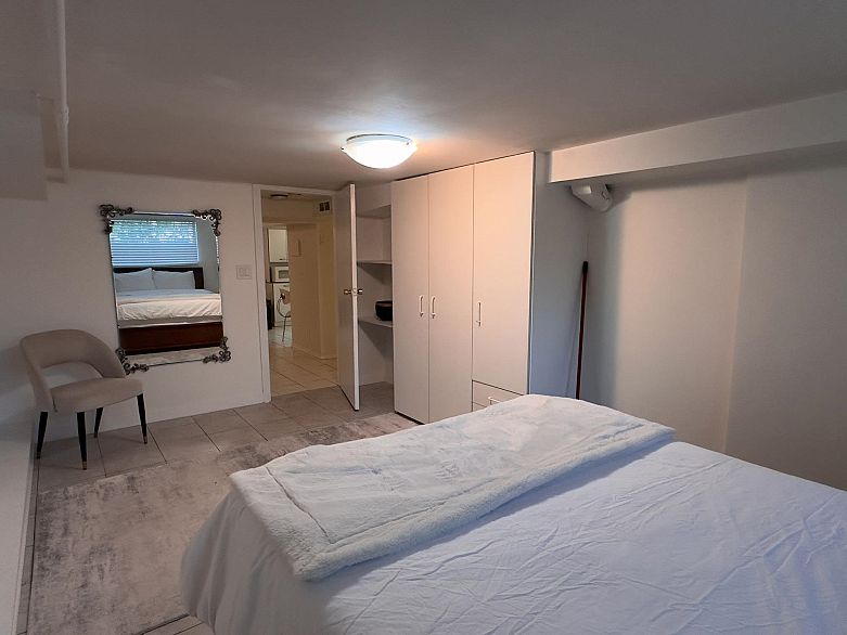 3336 E Georgia Street