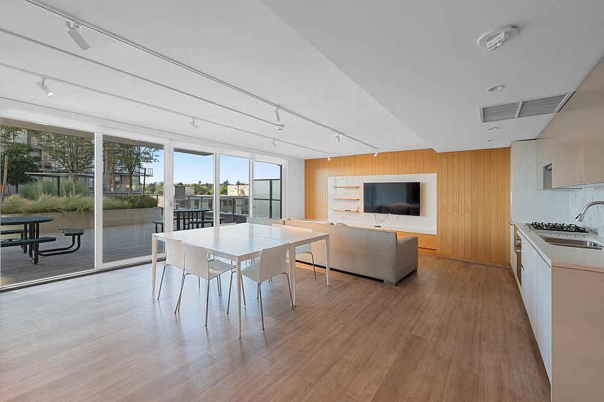 405-8181 Chester Street