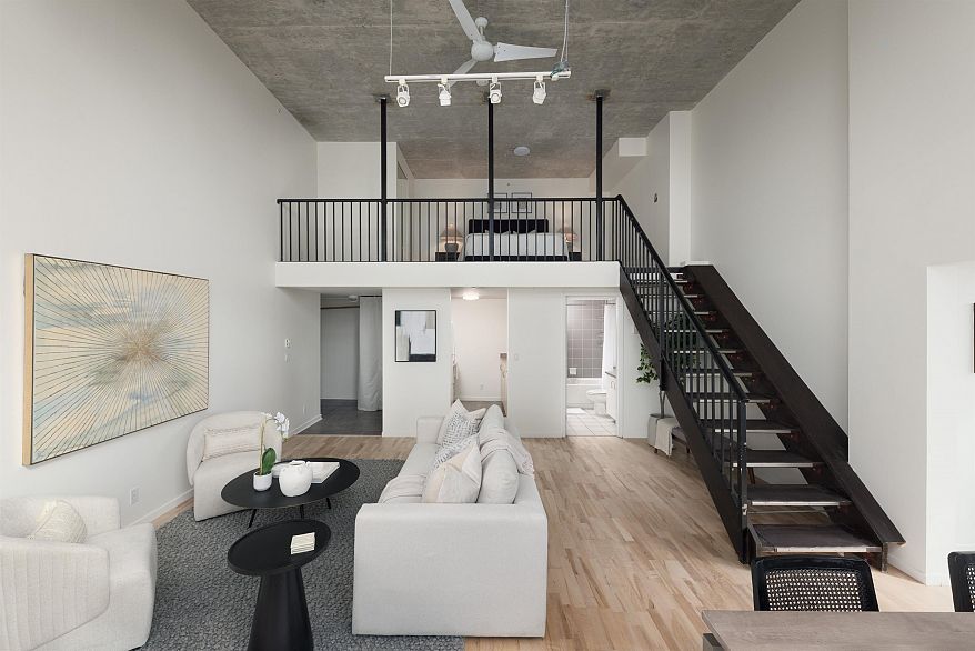 1102 1238 Seymour Street