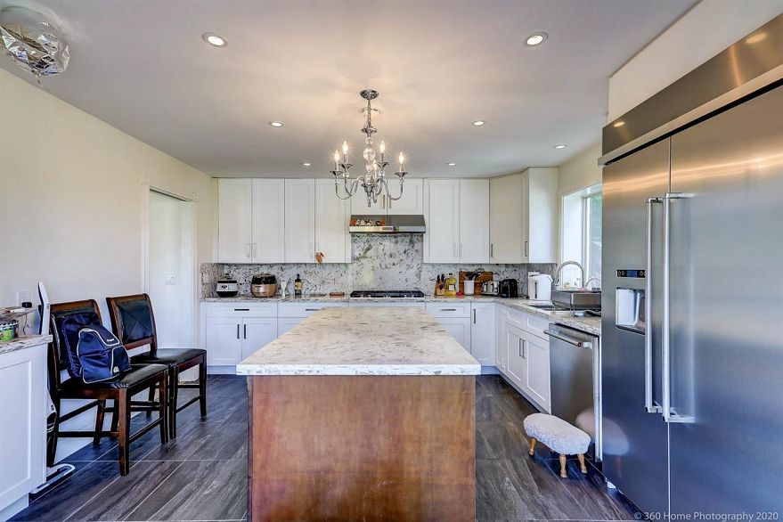 4333 Locarno Crescent