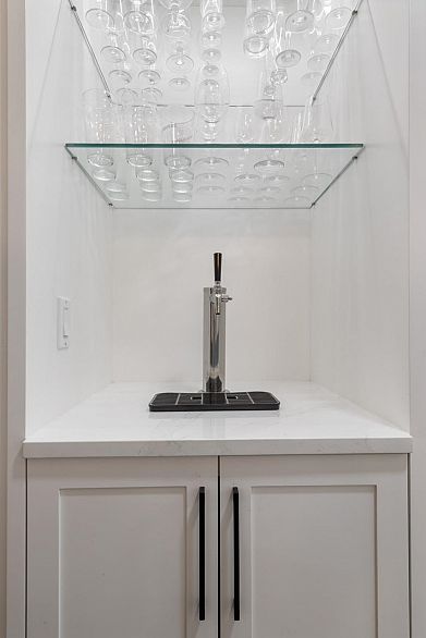 204 2410 Cornwall Avenue