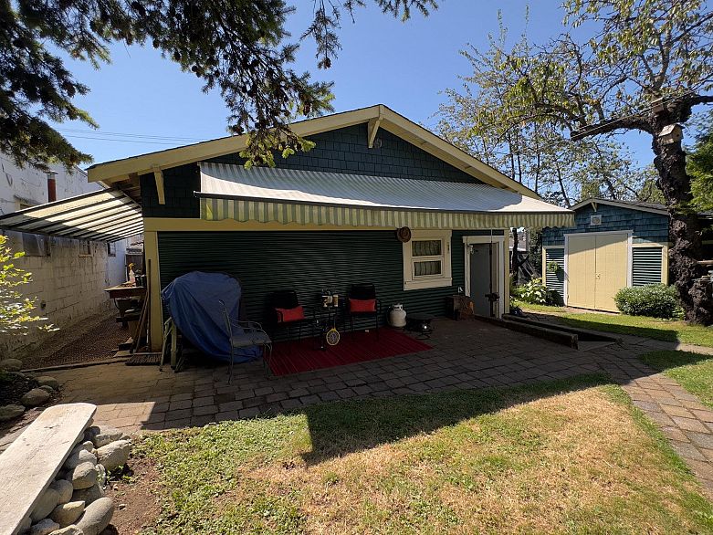 3336 E Georgia Street