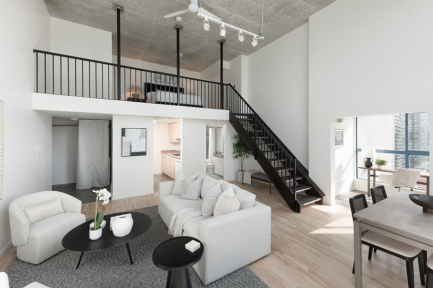 1102 1238 Seymour Street