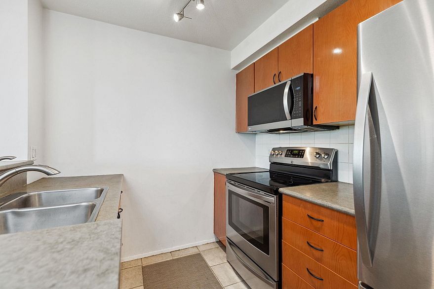 1109 2733 Chandlery Place