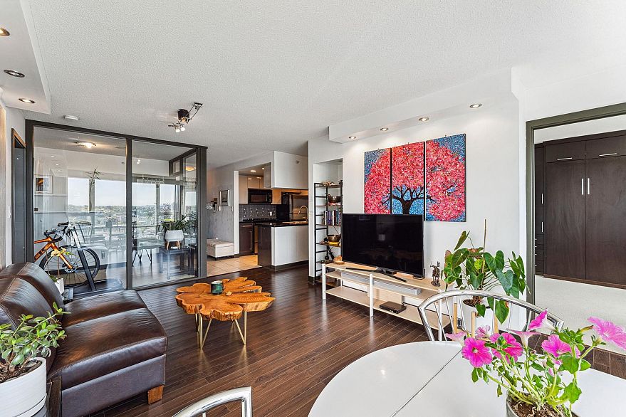 2201 1408 Strathmore Mews