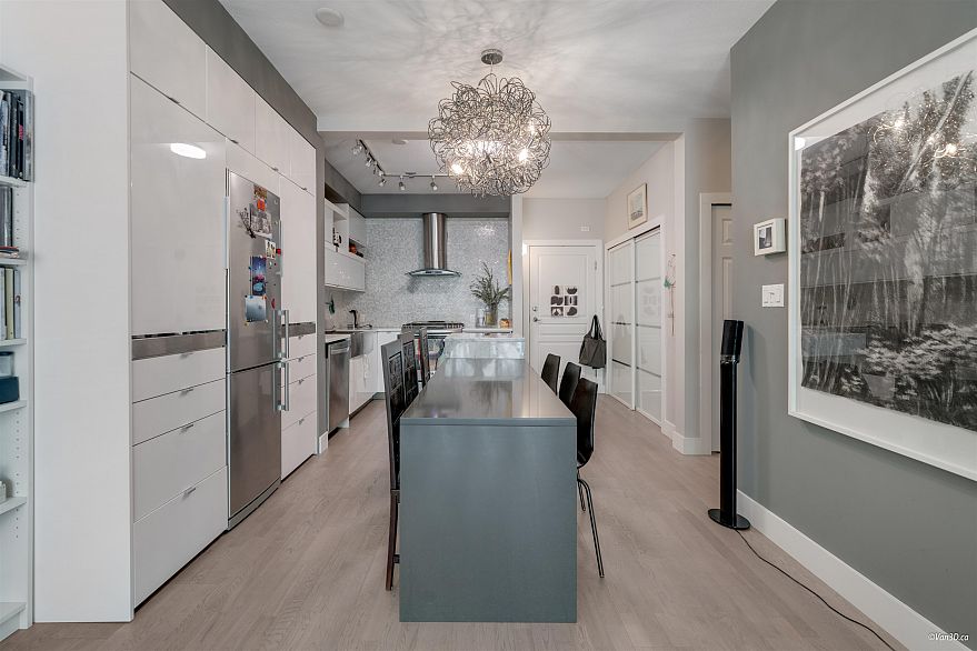 206 2175 Salal Drive