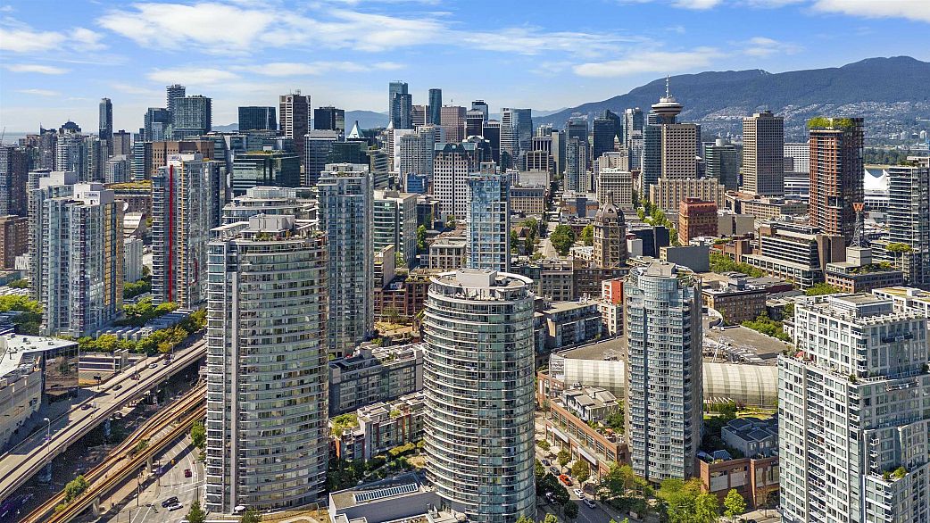 501 618 Abbott Street