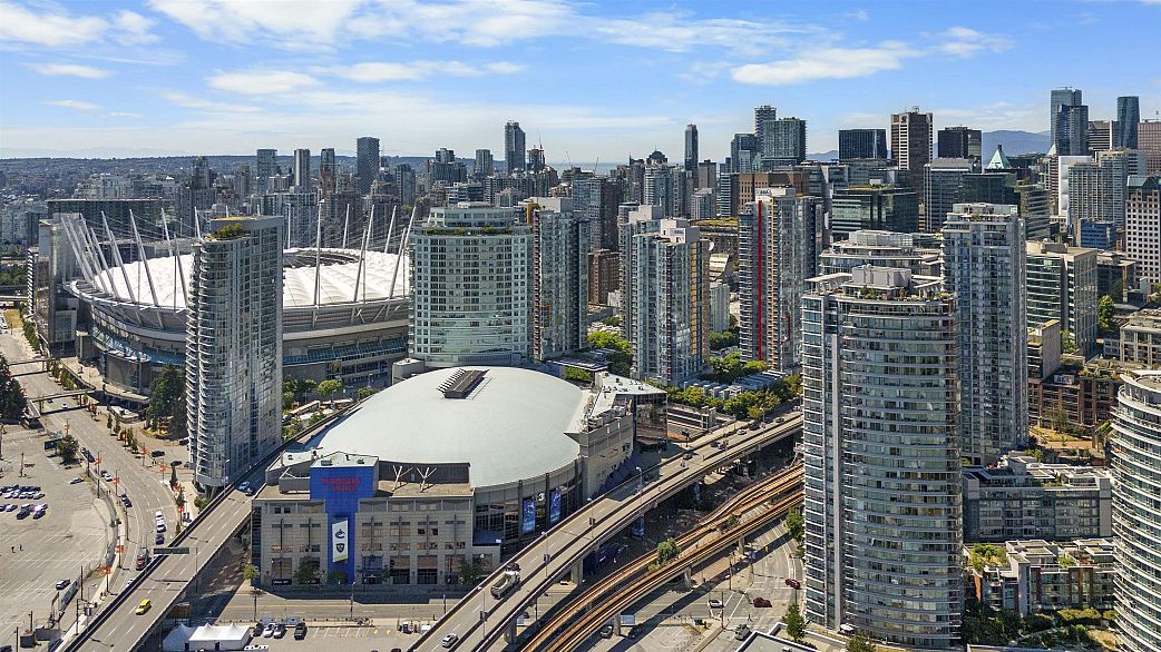 501 618 Abbott Street