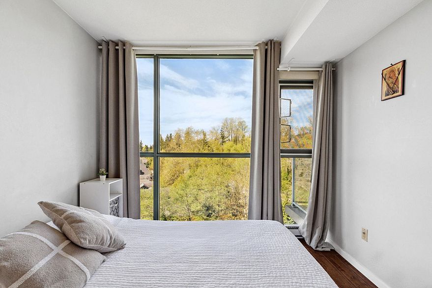 1109 2733 Chandlery Place