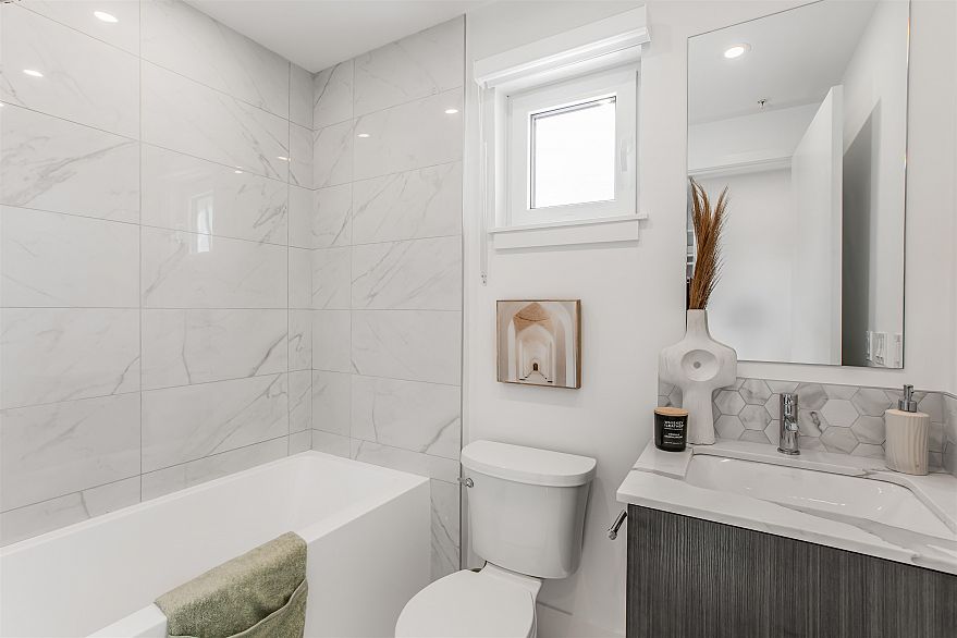 204 2075 E 1st Avenue