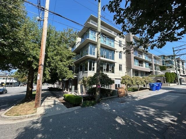 301 2520 Manitoba Street