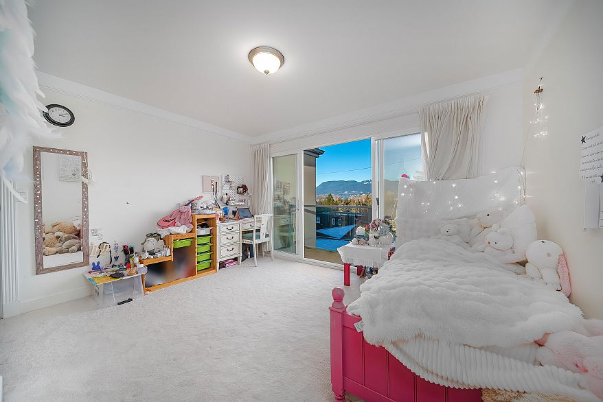 4333 Locarno Crescent