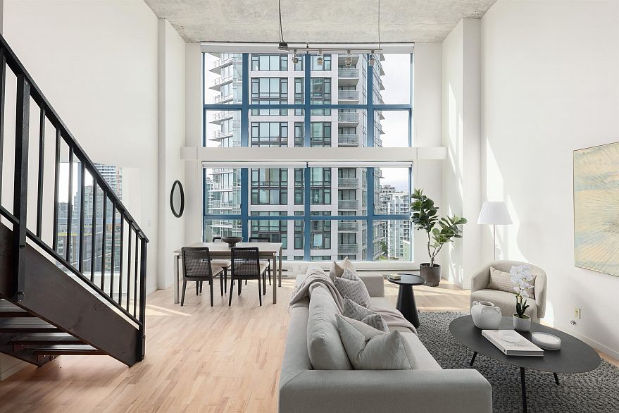 1102 1238 Seymour Street