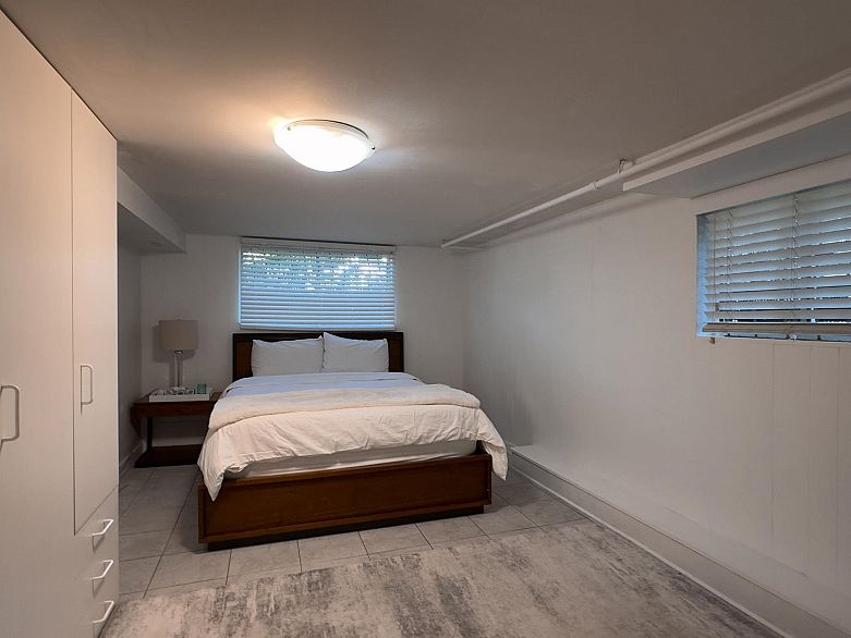 3336 E Georgia Street