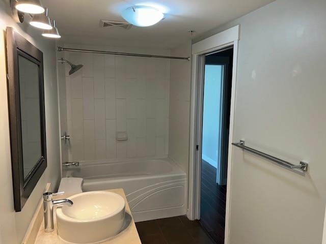 301 2520 Manitoba Street