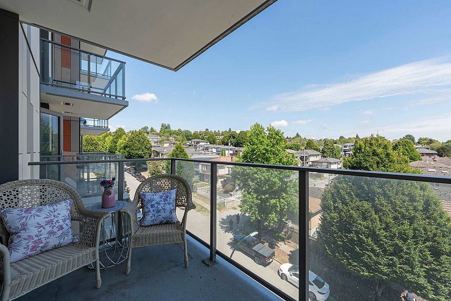 405-8181 Chester Street