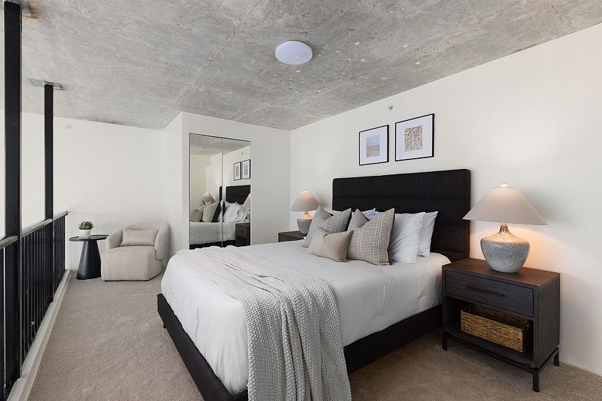 1102 1238 Seymour Street