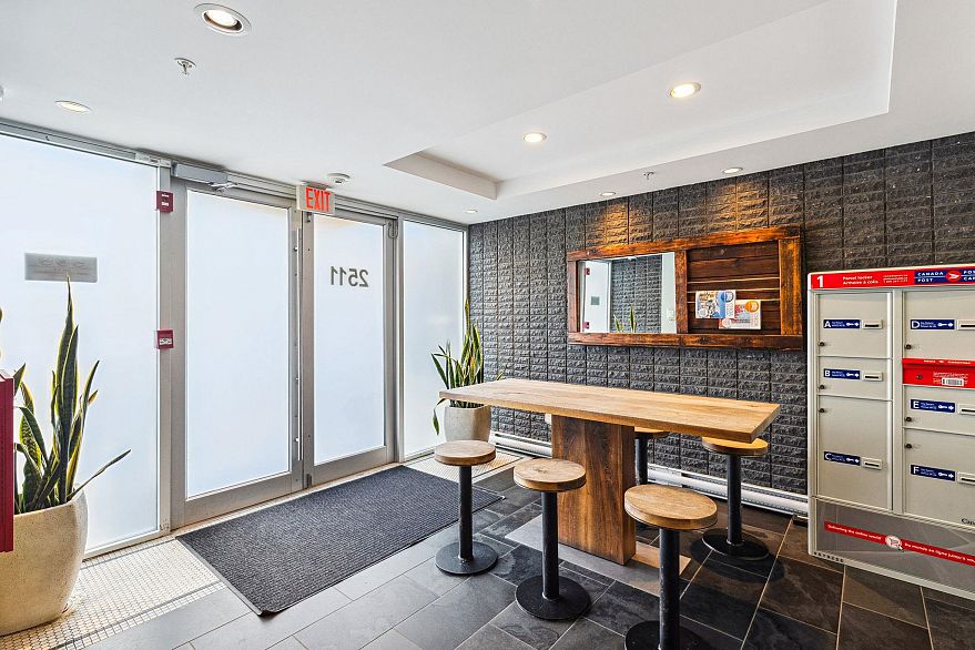 213 2511 Quebec Street