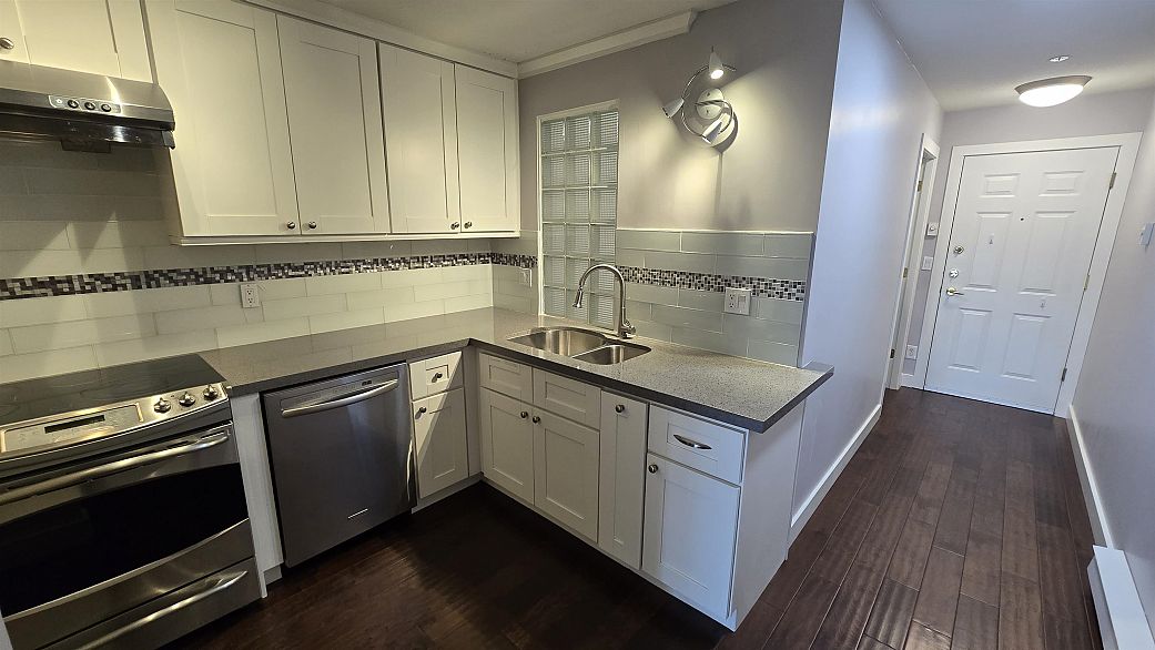 211 5723 Balsam Street