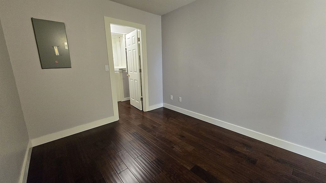 211 5723 Balsam Street