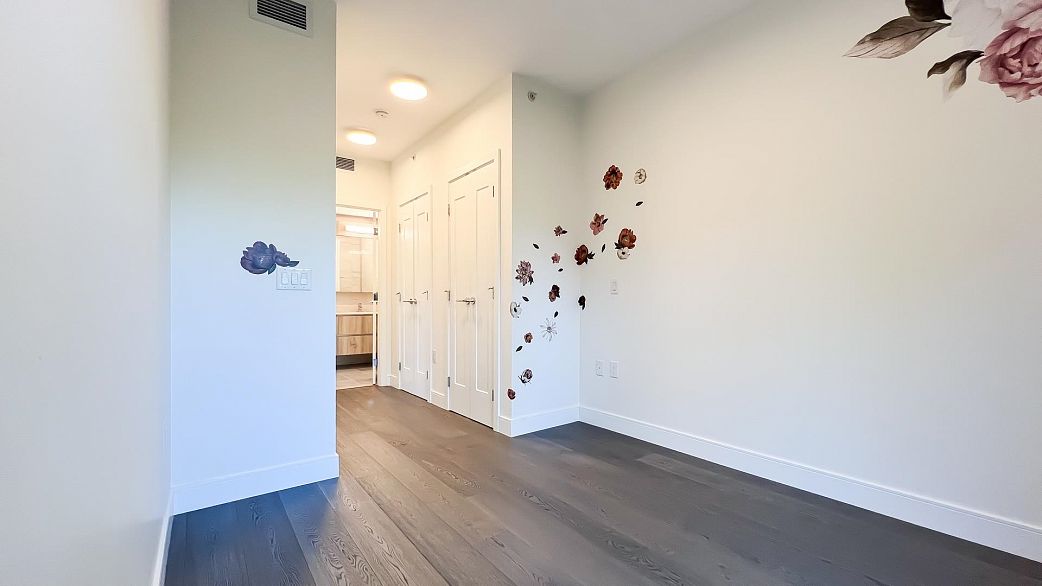 402 488 W 58th Avenue