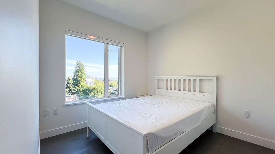 402 488 W 58th Avenue