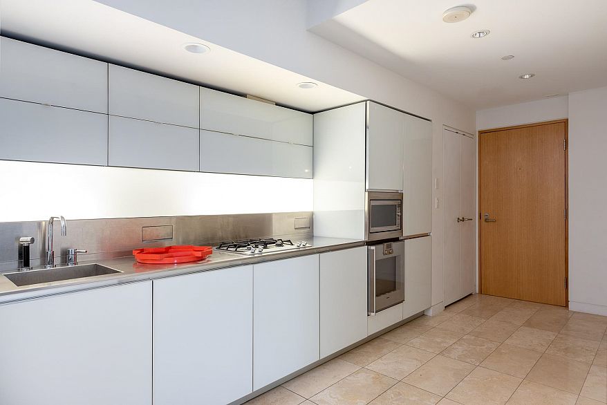 1507 838 W Hastings Street