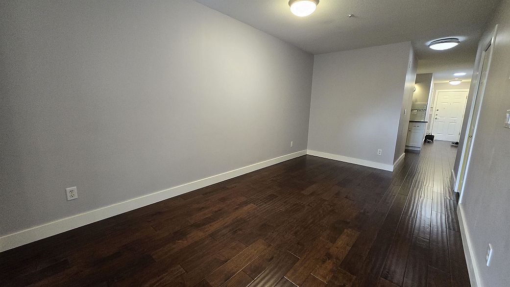 211 5723 Balsam Street