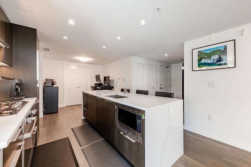 104 7828 Granville Street