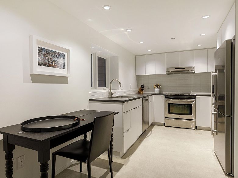 1643 Collingwood Street