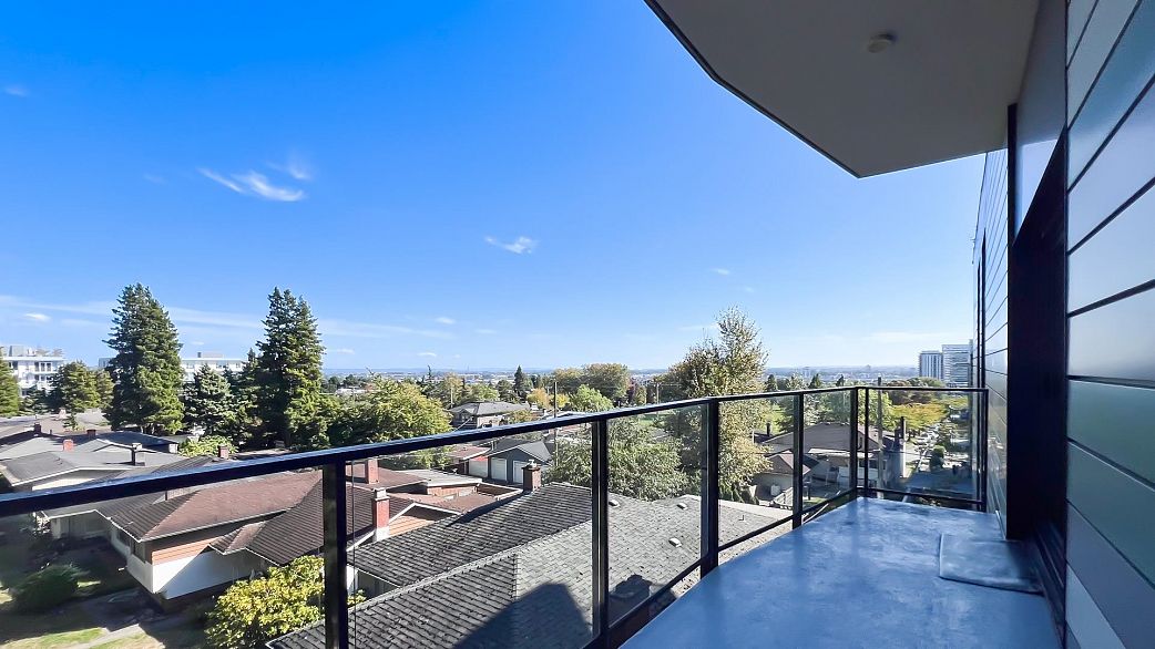 402 488 W 58th Avenue