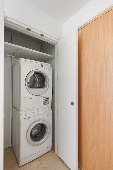 1507 838 W Hastings Street