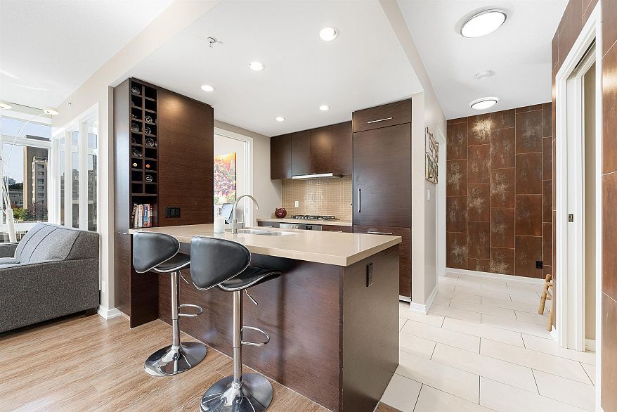 809 833 Homer Street