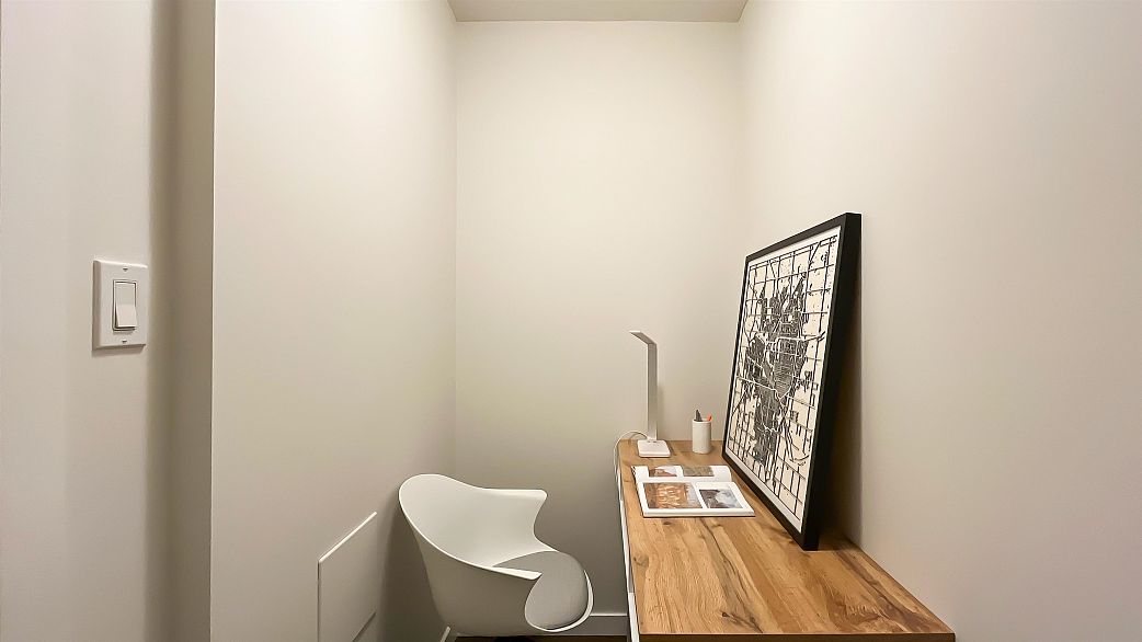 1106 1068 W Broadway