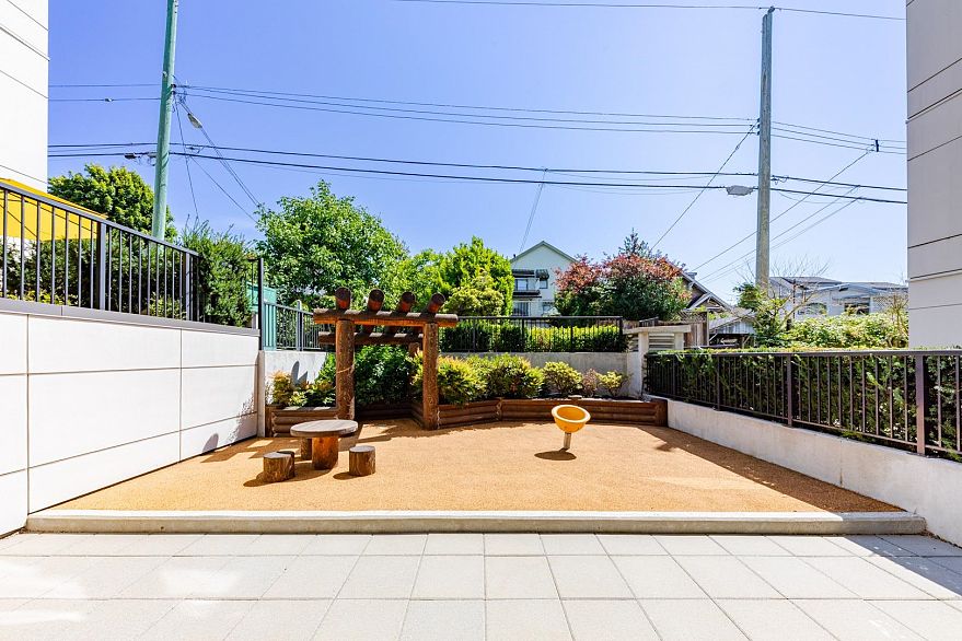 104 7828 Granville Street