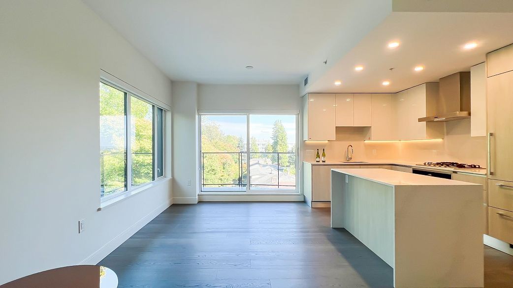 402 488 W 58th Avenue