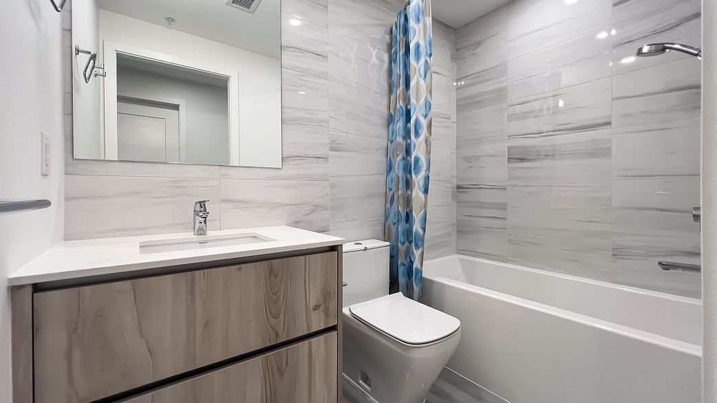 402 488 W 58th Avenue