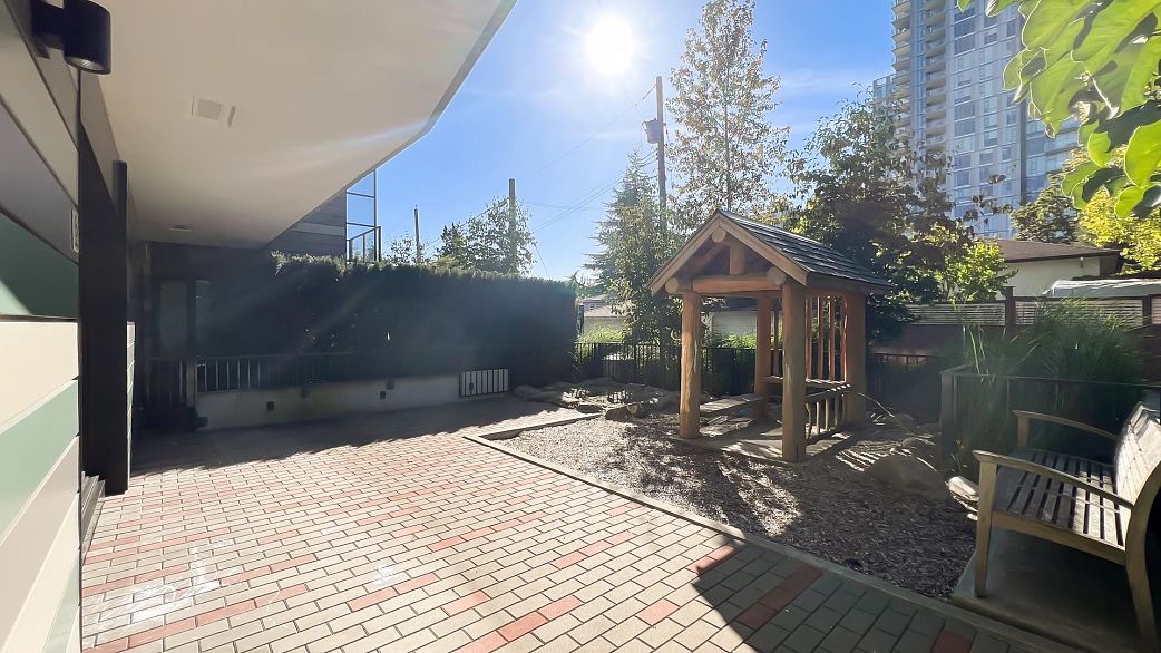 402 488 W 58th Avenue